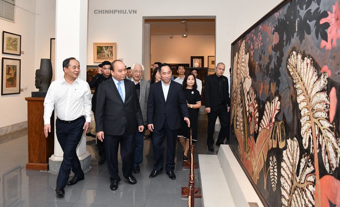Thủ tướng thăm Bảo tàng Mỹ thuật Việt Nam ảnh 1